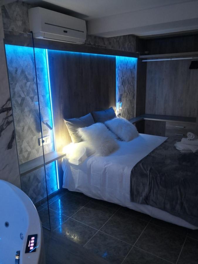 Apartamentos Los Robles Alcala del Jucar Luaran gambar