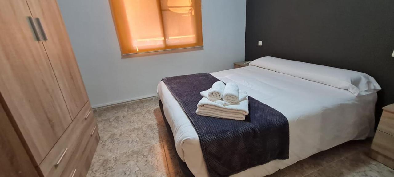 Apartamentos Los Robles Alcala del Jucar Luaran gambar